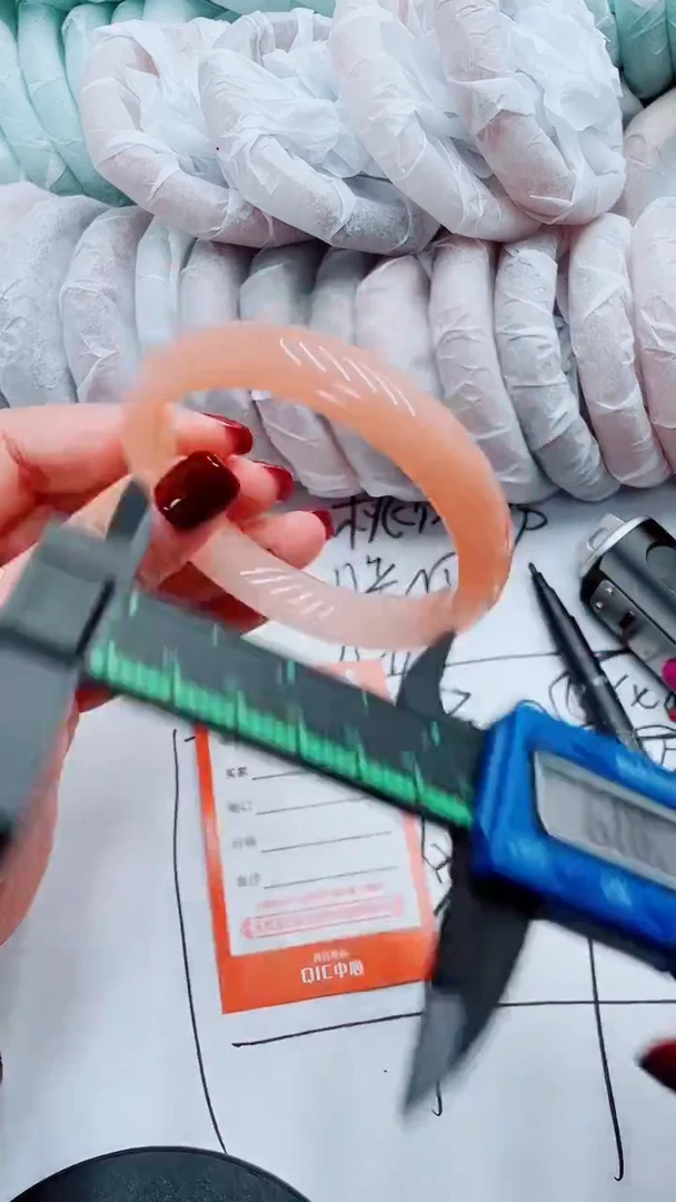 【闪购商品】石英质玉手镯未镶嵌T287-61-62