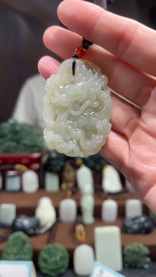颈饰未镶嵌和田玉·