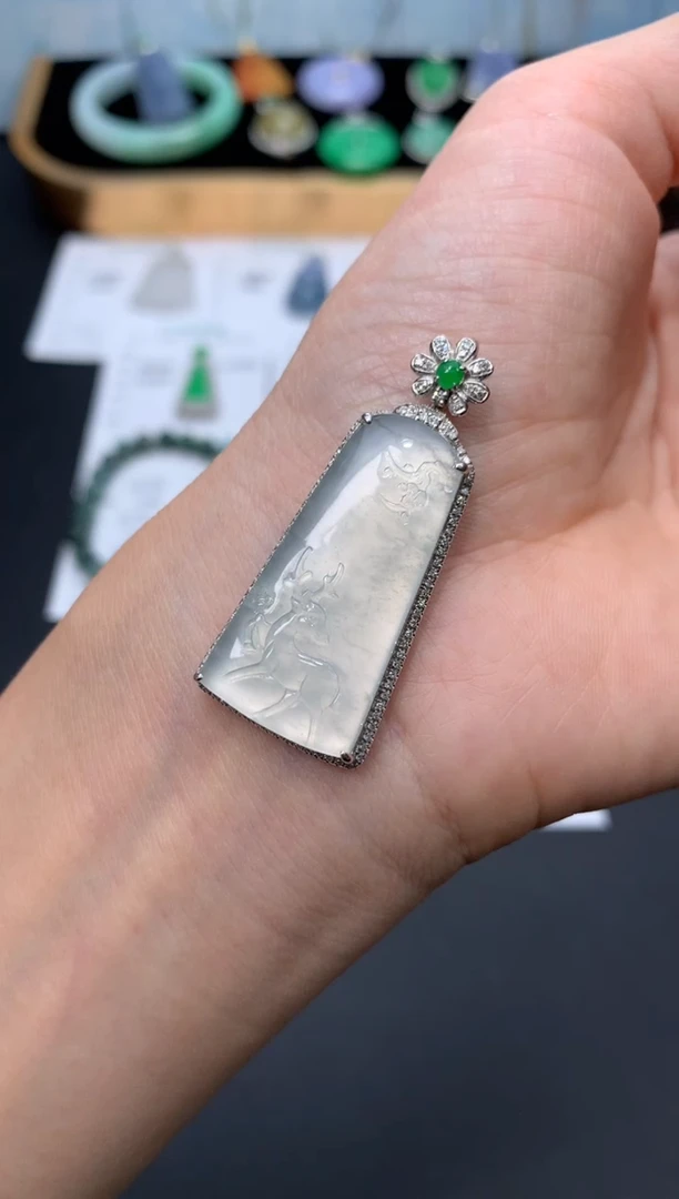 18K金镶嵌定制翡翠48小时鉴赏期 退货不扣服务费