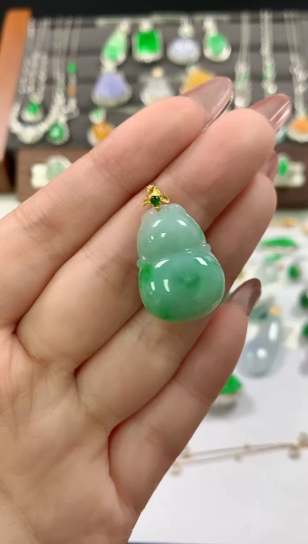 翡翠18K金镶嵌颈饰71