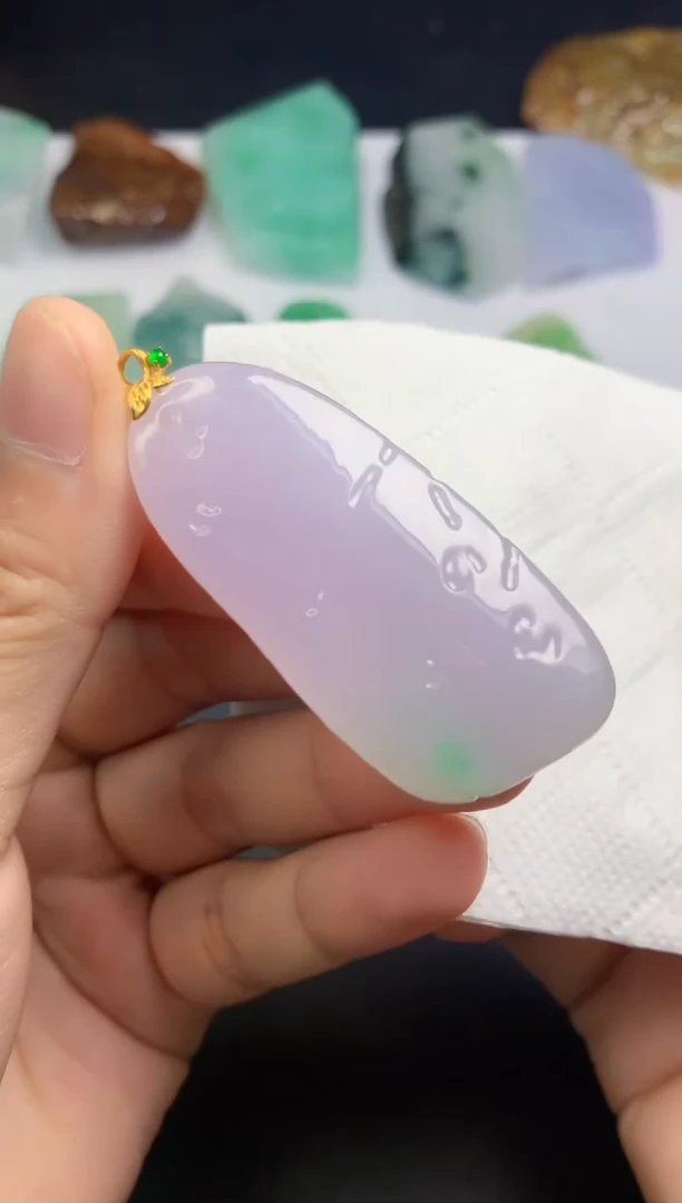 颈饰未镶嵌翡翠