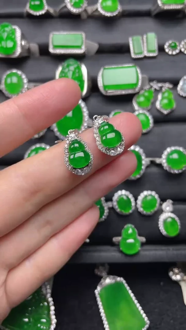 银S925镶嵌翡翠耳饰翡翠