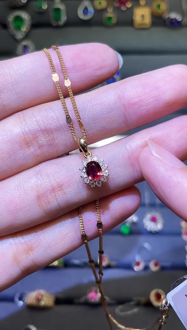 颈饰18K金镶嵌红宝石0.72ct无烧