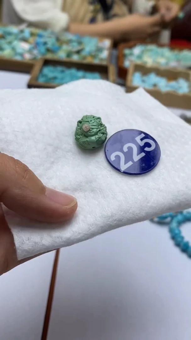 绿松石未镶嵌雕刻件225