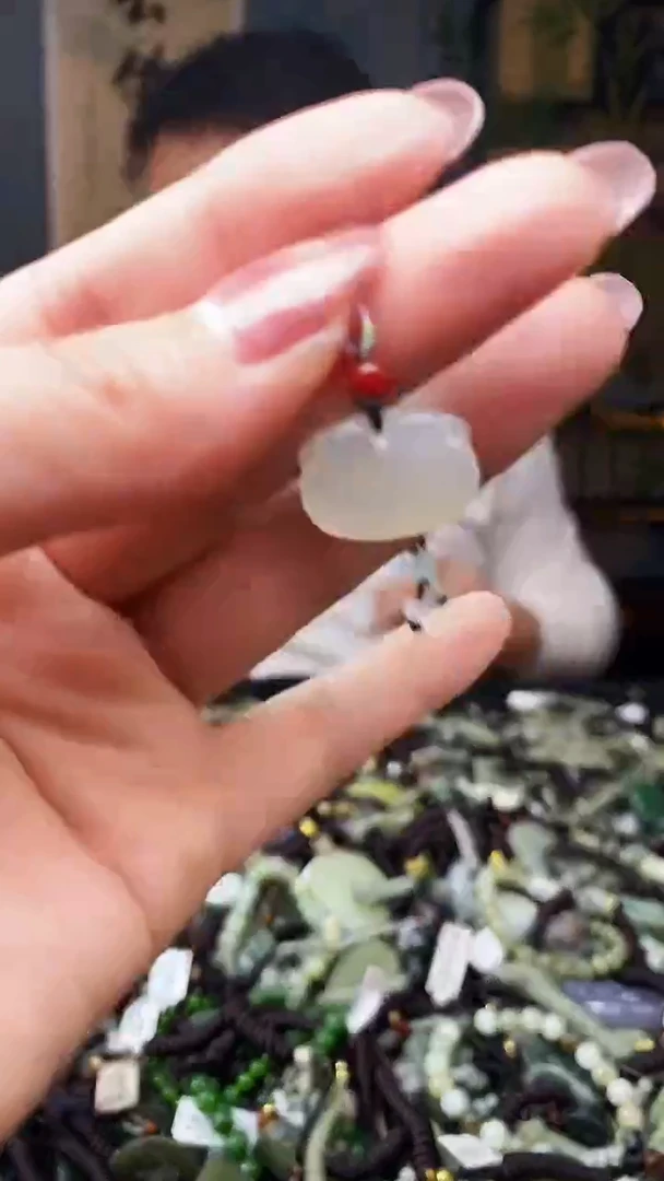 颈饰未镶嵌和田玉多样性发货，拍一发一