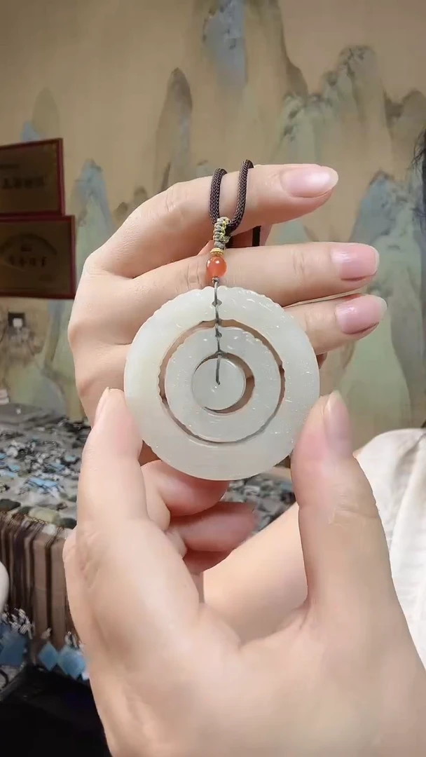 颈饰未镶嵌和田玉.