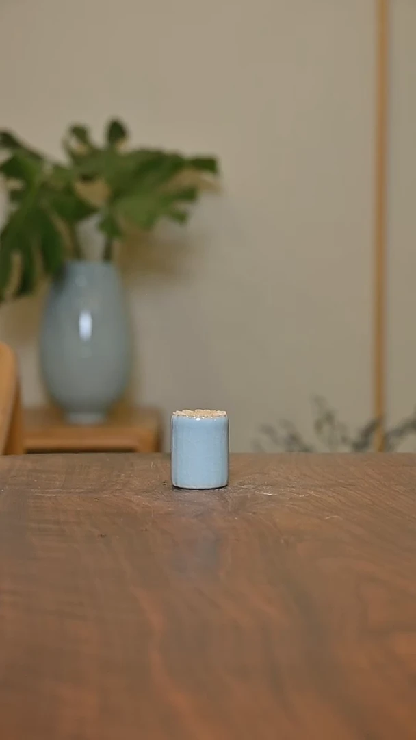小雏菊盖置 天青 微瑕 无款