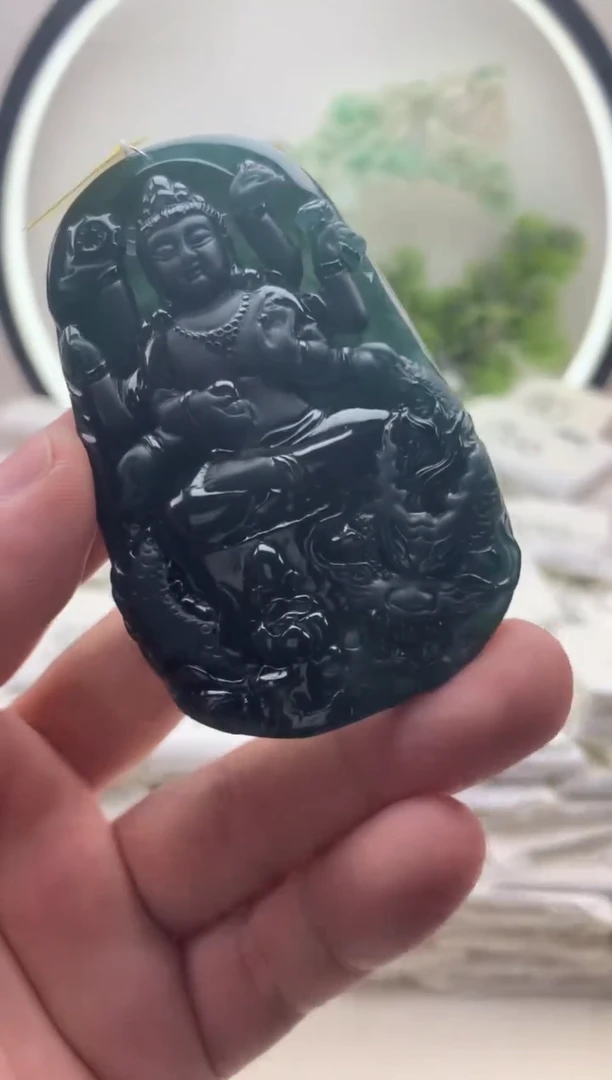 颈饰未镶嵌翡翠千手观音