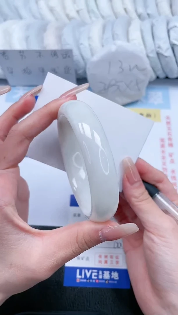 【闪购商品】和田玉手镯未镶嵌T261-60.4