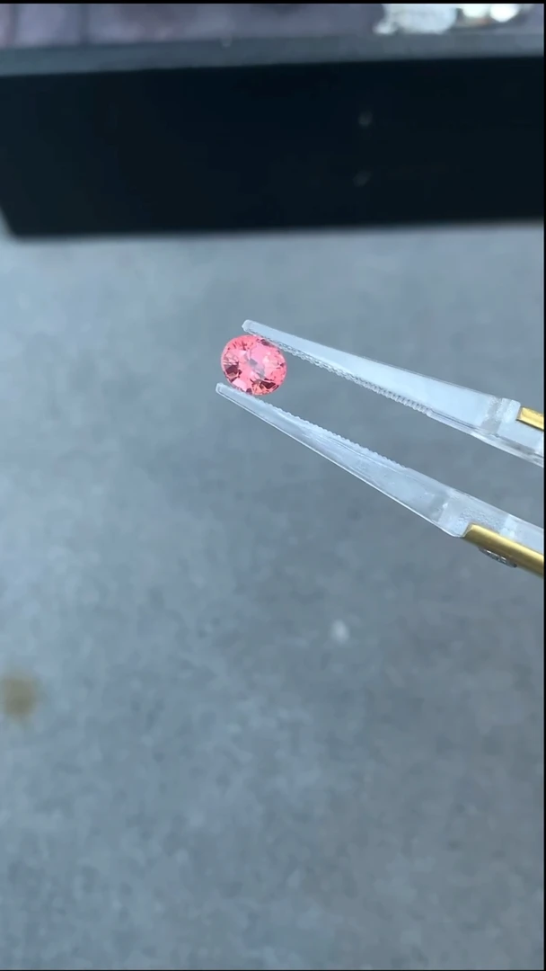 裸石未镶嵌碧玺0.74克拉