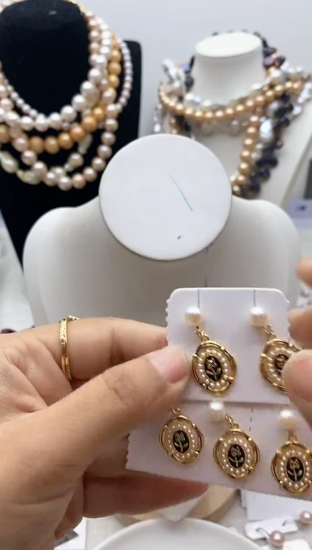 【闪购商品】淡水珍珠颈饰钛钢90