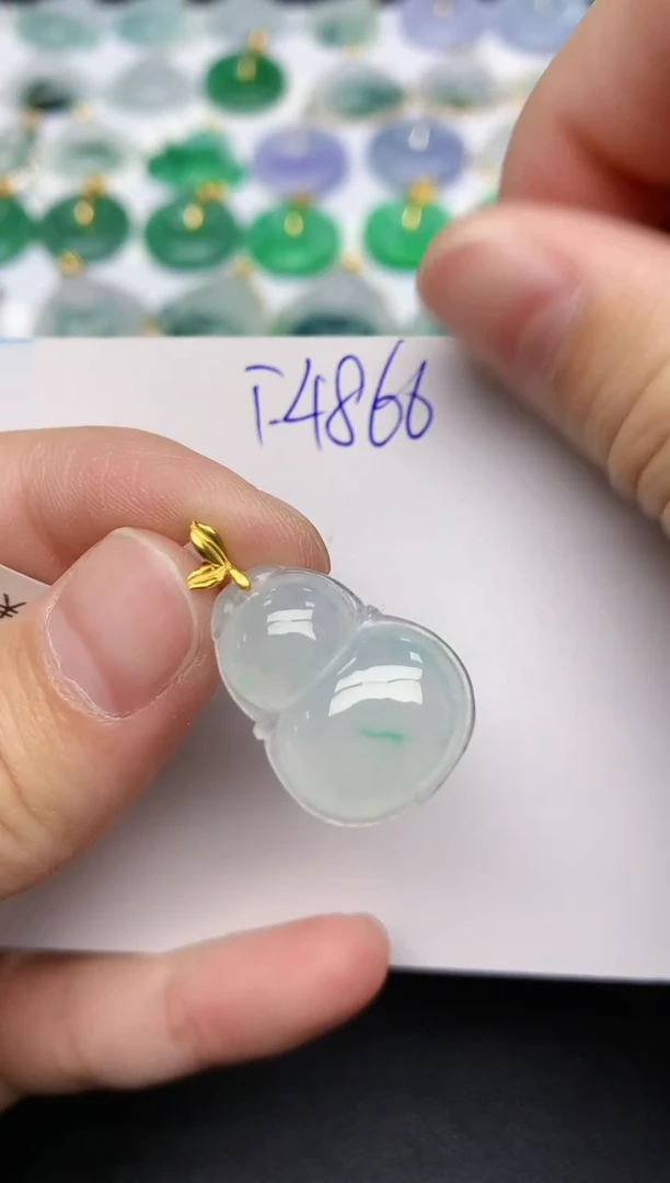 颈饰18K金镶嵌翡翠 天然缅甸A货翡翠百元以上9元证书费自理