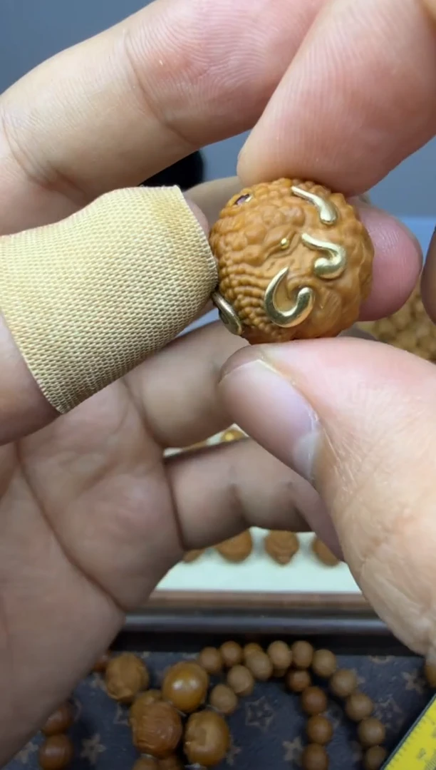 吊坠猴头核桃新款 重工六牙象神