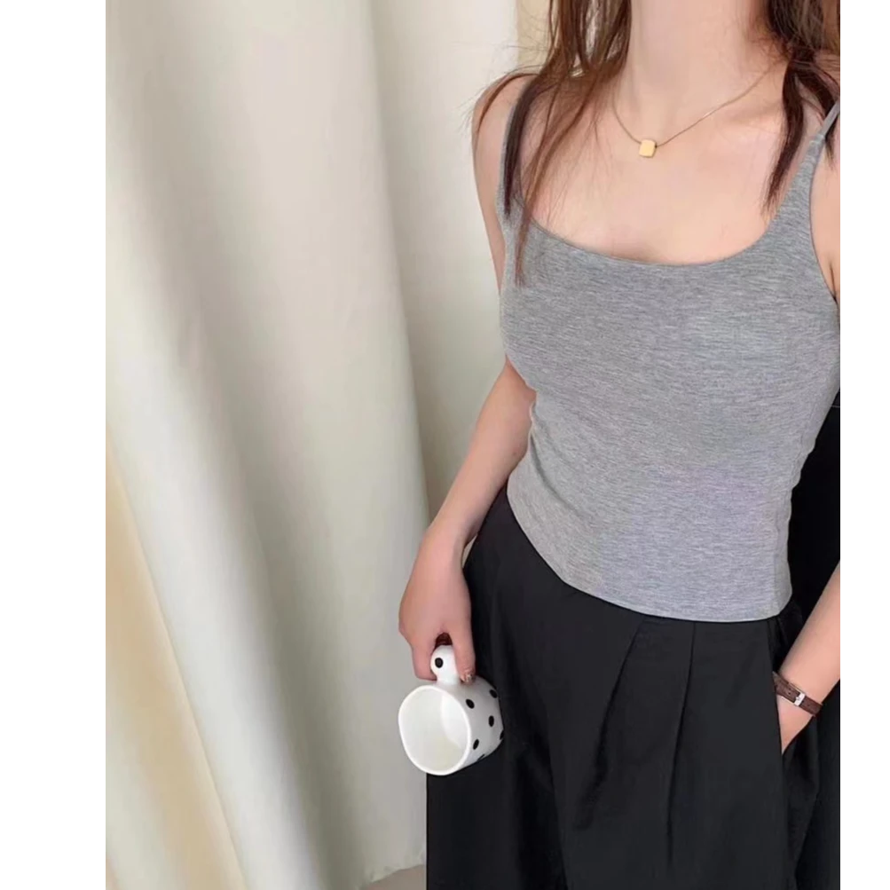 仓美美女装-细肩带设计背心