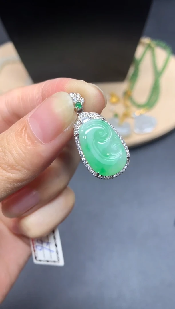 【闪购商品】翡翠吊坠(不含链)银S925镶嵌如意【无服务费】