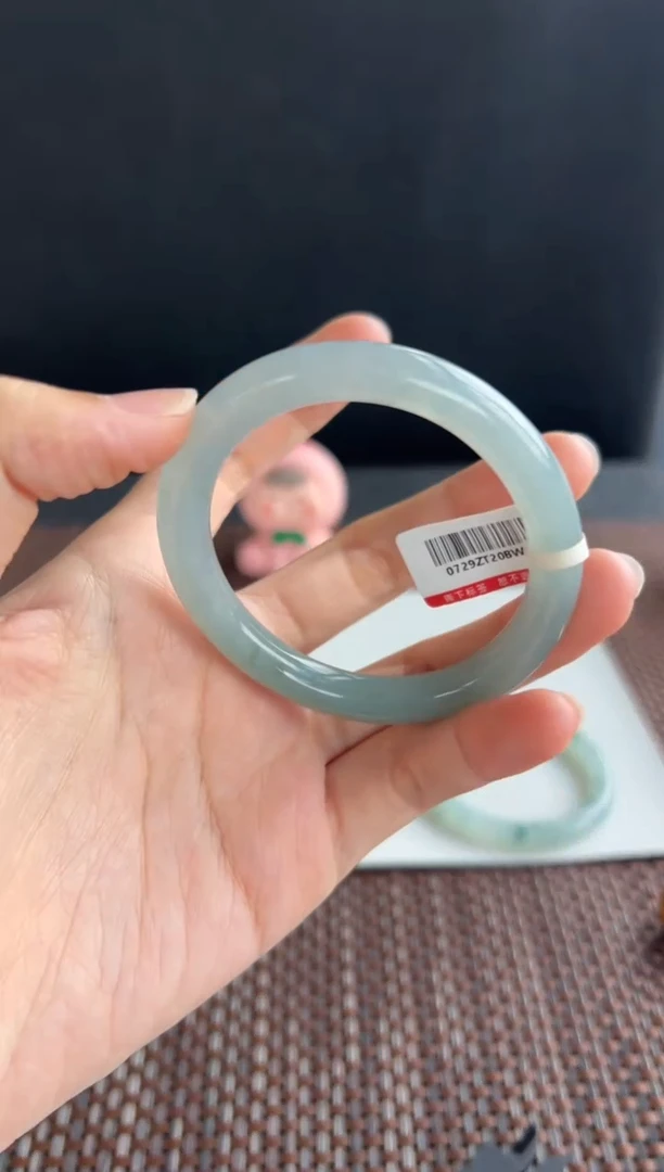 翡翠手镯未镶嵌58号54.1*47.9*8.4*8.3