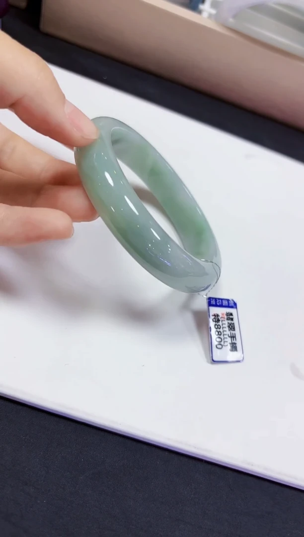 翡翠未镶嵌颈饰手镯60.7