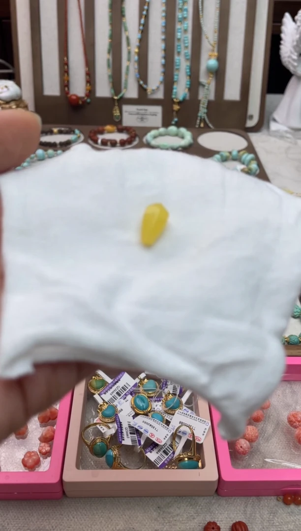未镶嵌蜜蜡珠宝奇石60