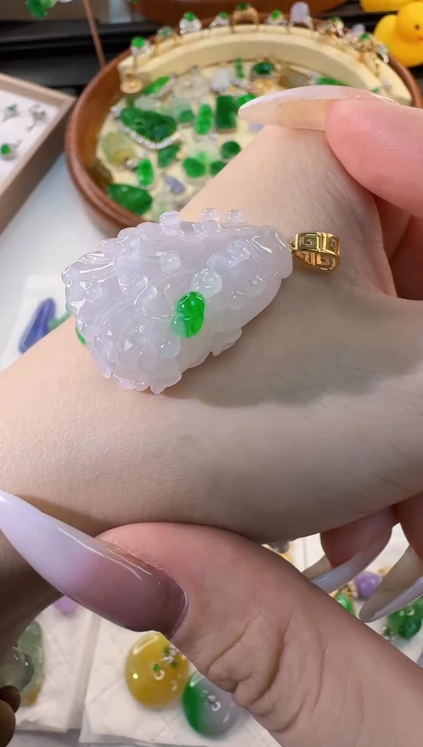 翡翠18K金镶嵌吊坠(不含链)天然缅甸A货翡翠