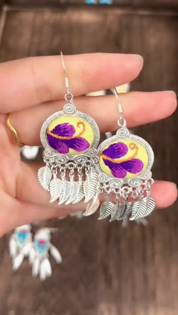 织绣民族风非遗老绣饰品251