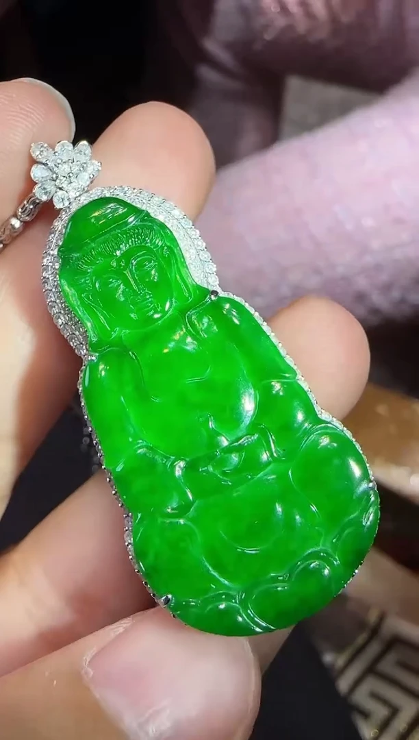 【闪购商品】翡翠吊坠(不含链)18K金镶嵌观音