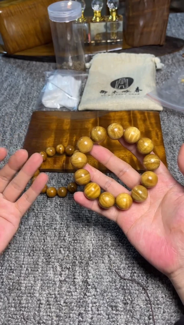 手串/手链楠木（金丝楠）1.8黄金底68