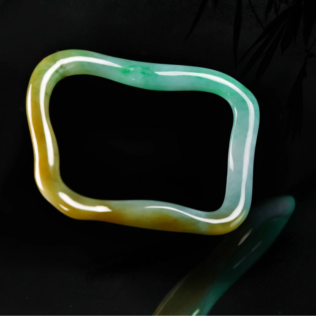 【庄家】手镯系列 秋翠双色 随形翡翠手镯 尺寸：81.8-59.1-9.6 mm