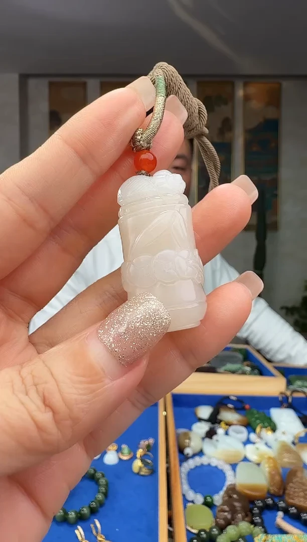 颈饰未镶嵌和田玉拍一发一