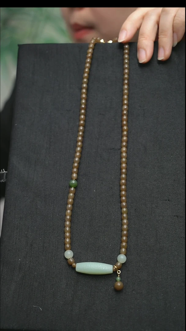 颈饰未镶嵌和田玉路路通