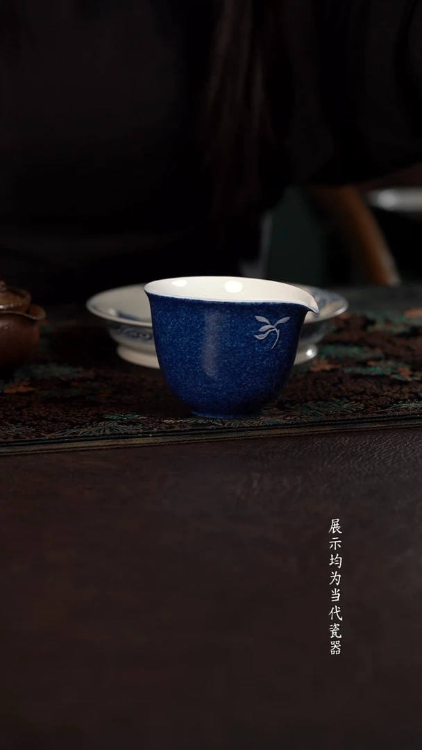 初蓝舍洒蓝兰花鹰嘴公道