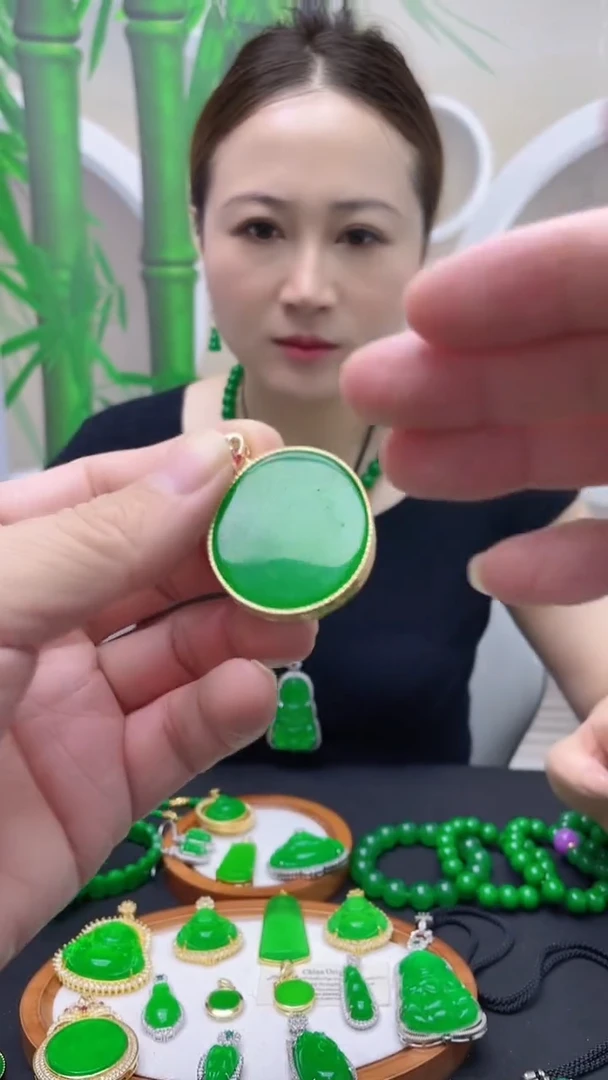 吊坠(赠链)14K金镶嵌翡翠B74