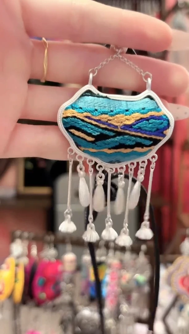 织绣云织谣民族风精美饰品 155