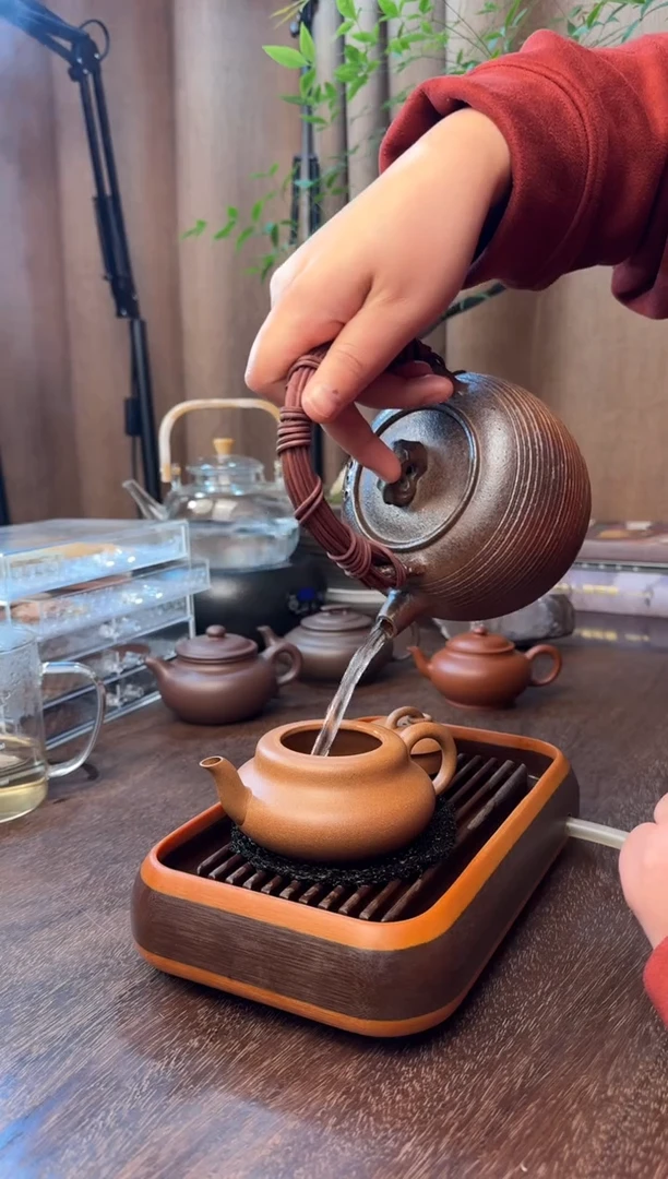 茶壶紫砂福禄-半手精工制-老宕口上层桃花泥-40目-容量：190CC