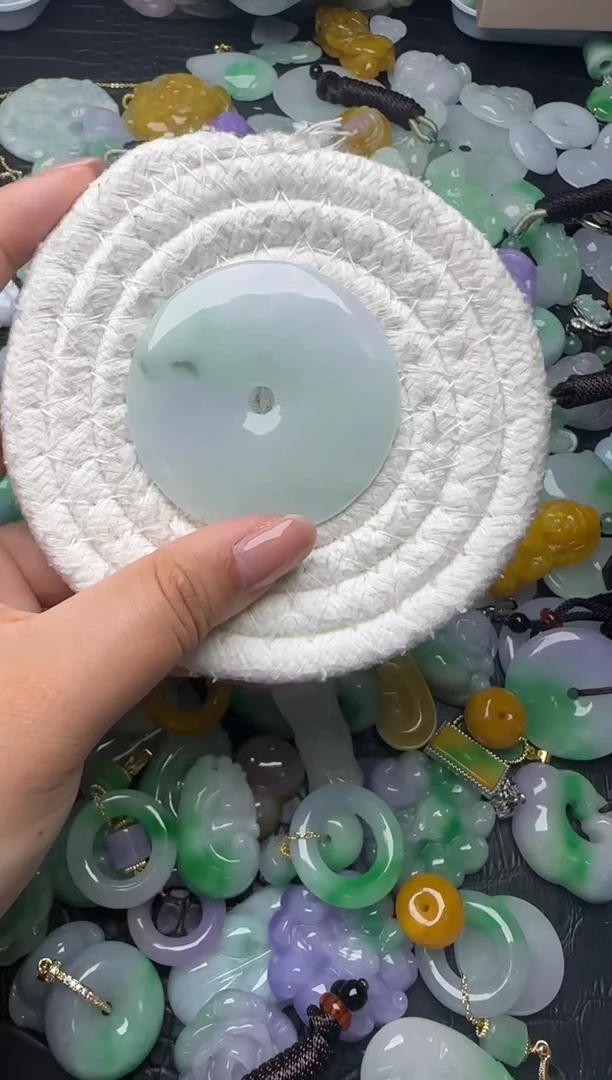 颈饰未镶嵌翡翠缅甸翡翠吊坠
