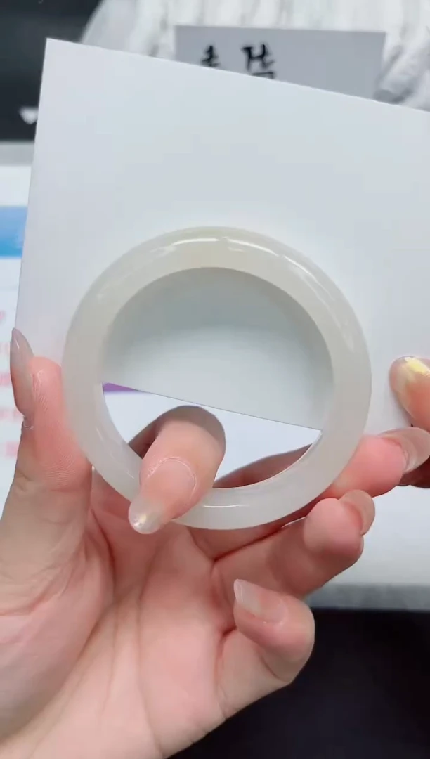 【闪购商品】石英质玉手镯未镶嵌147