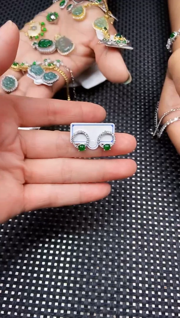 翡翠未镶嵌戒指1111111111