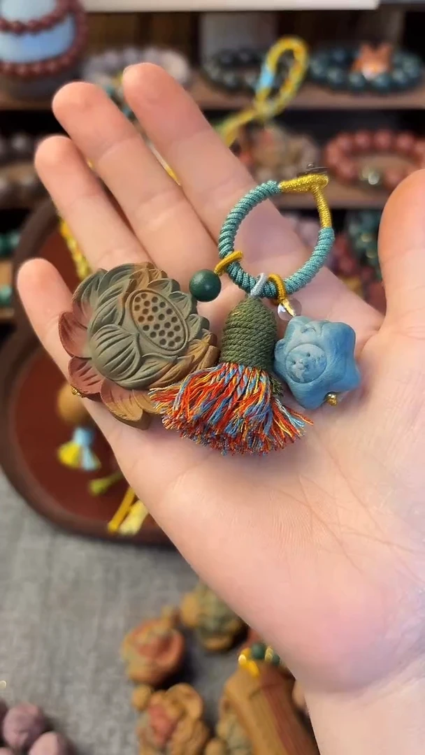 泥塑敦煌包挂设计款一个