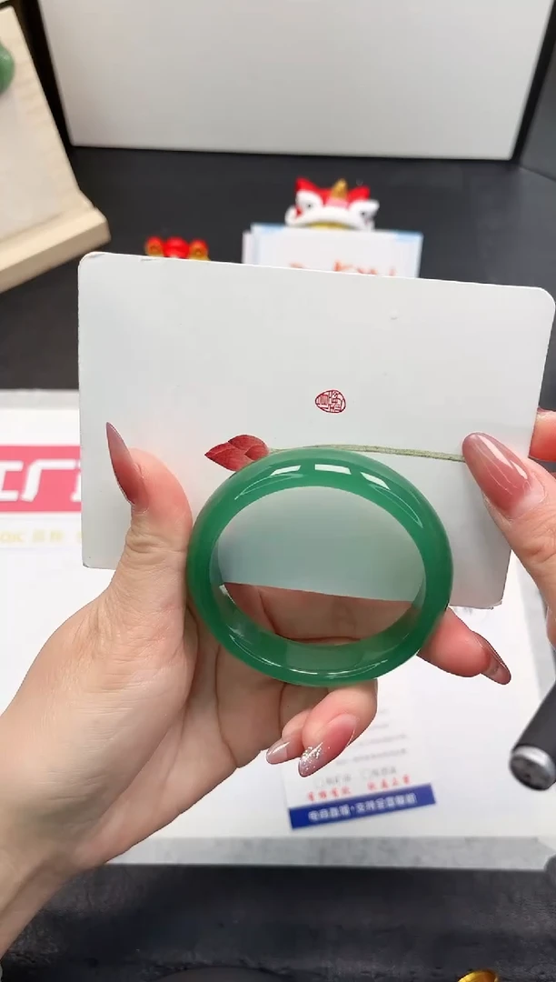 【闪购商品】石英质玉手镯未镶嵌168-54