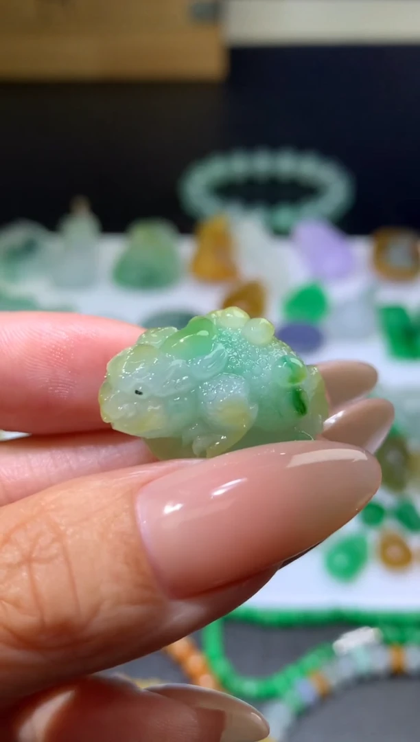 未镶嵌定制翡翠毛货  25.3-19.6-12.6