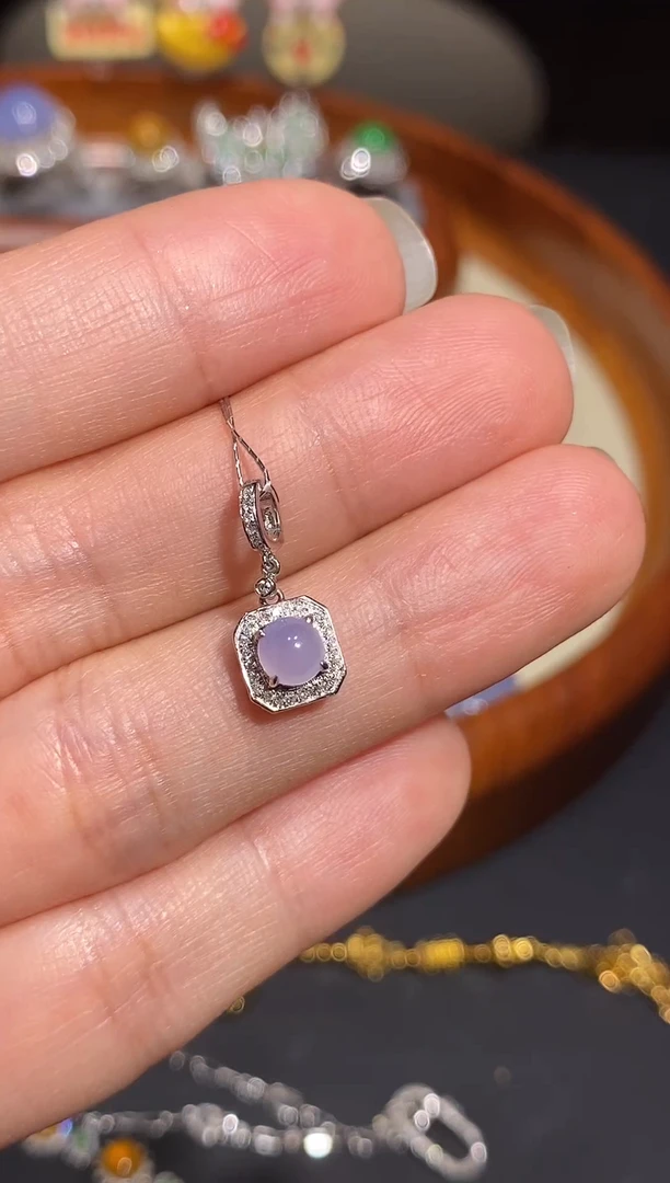 【闪购商品】翡翠吊坠(不含链)18K金镶嵌吊坠