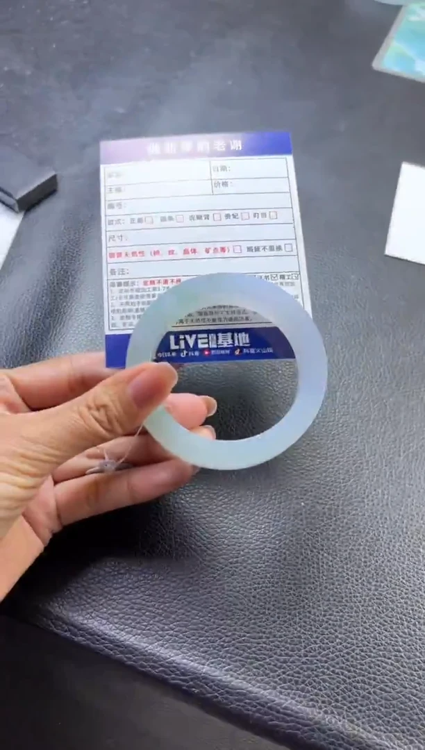 未镶嵌定制手镯不退不换定制翡翠泰*定制手镯不退不换