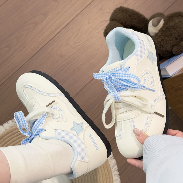 人本星星板鞋女2026春季新款学生低帮板鞋系带可爱百搭休闲小白鞋