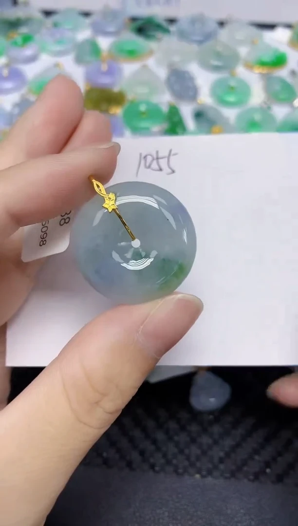 翡翠18K金镶嵌颈饰天然缅甸翡翠A货