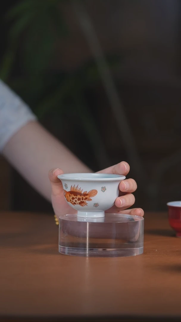繁红鱼藻压手杯
