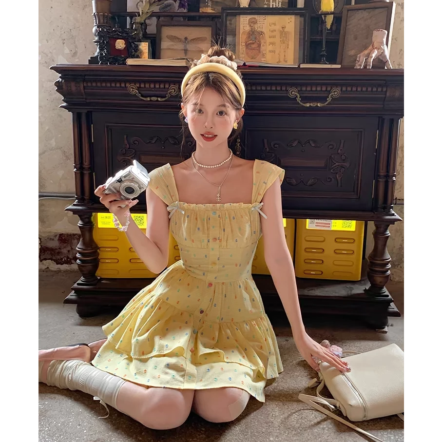 【蹦蹦】大码女装黄色波点方领收腰连衣裙女夏季法式甜美裙子11585