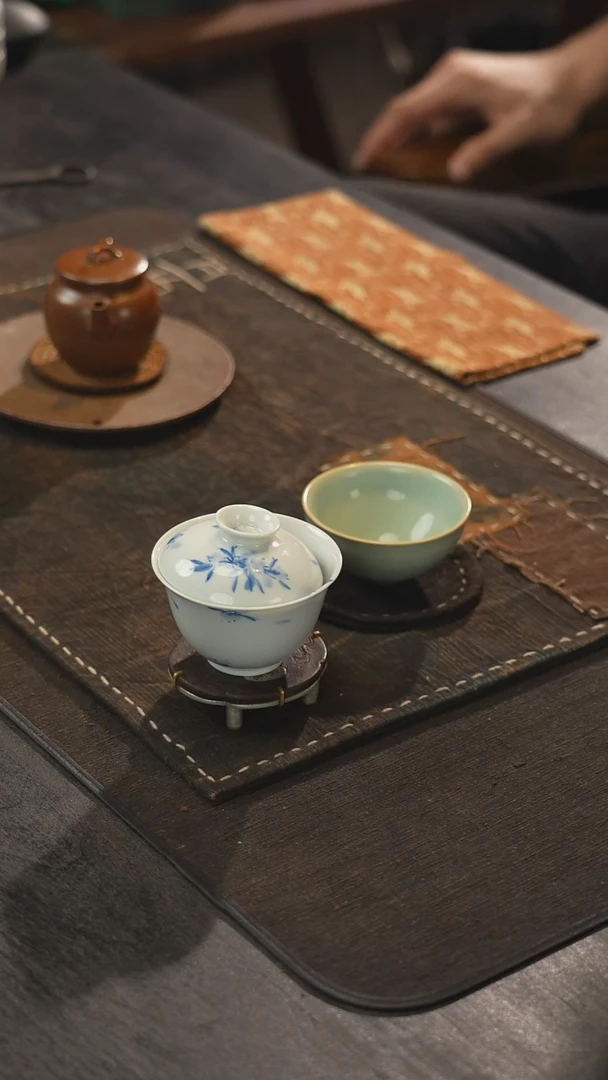 全手工釉下青花盖碗60cc