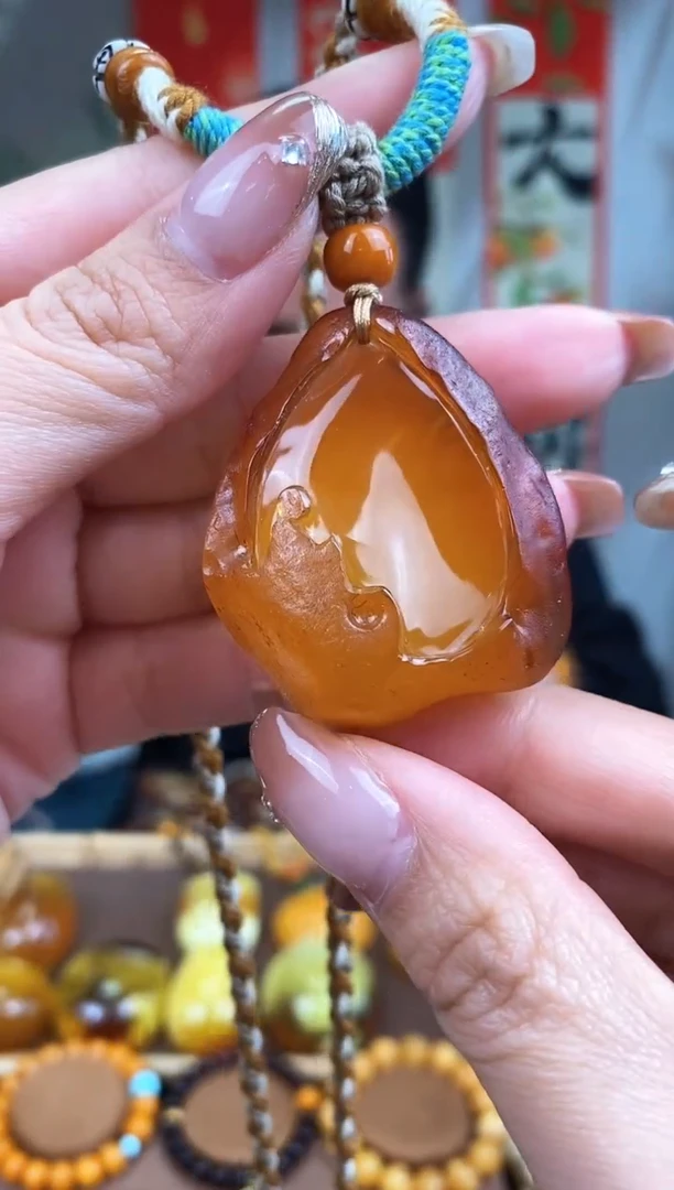 【闪购商品】琥珀裸石未镶嵌基地发货 一物一证 顺丰包邮