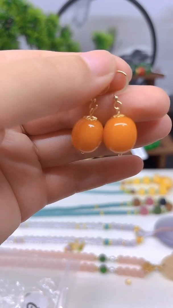 14K金镶嵌蜜蜡耳饰E72