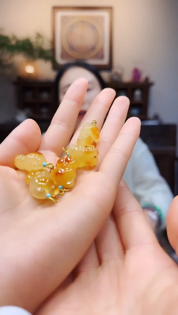 蜜蜡颈饰未镶嵌小熊熊