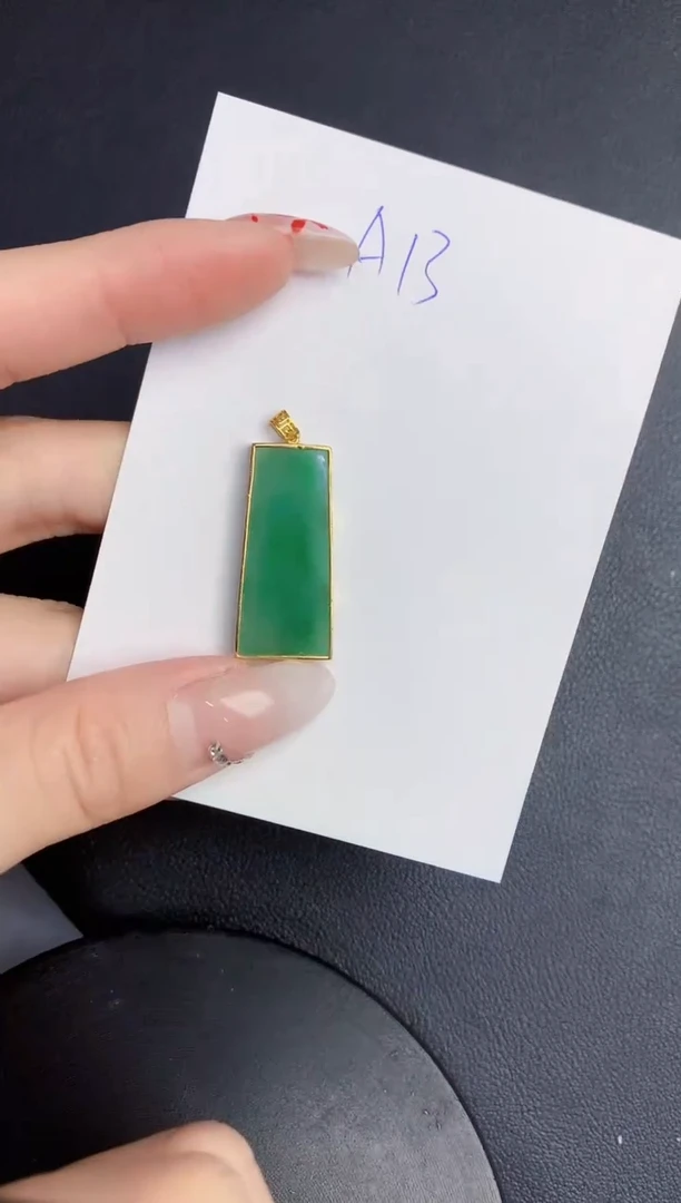 【闪购商品】翡翠颈饰18K金镶嵌0000000000